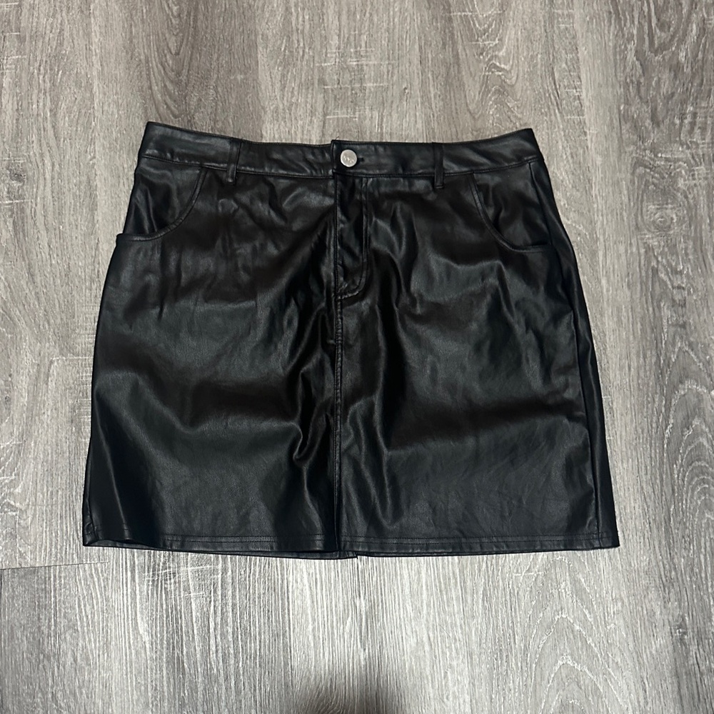 Sleek Black Mini Skirt
